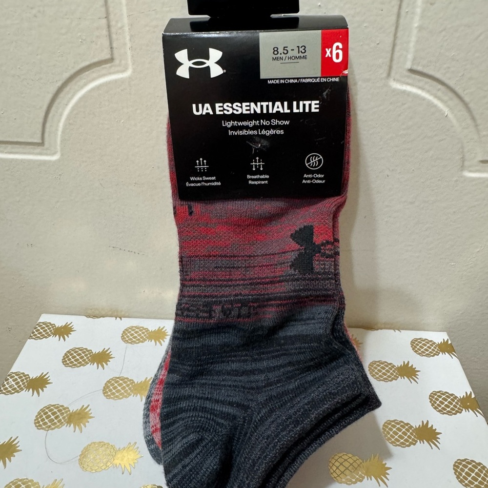 Under Armour UA Essential Lite Black and Red Socks